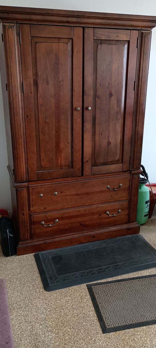 TV Hutch