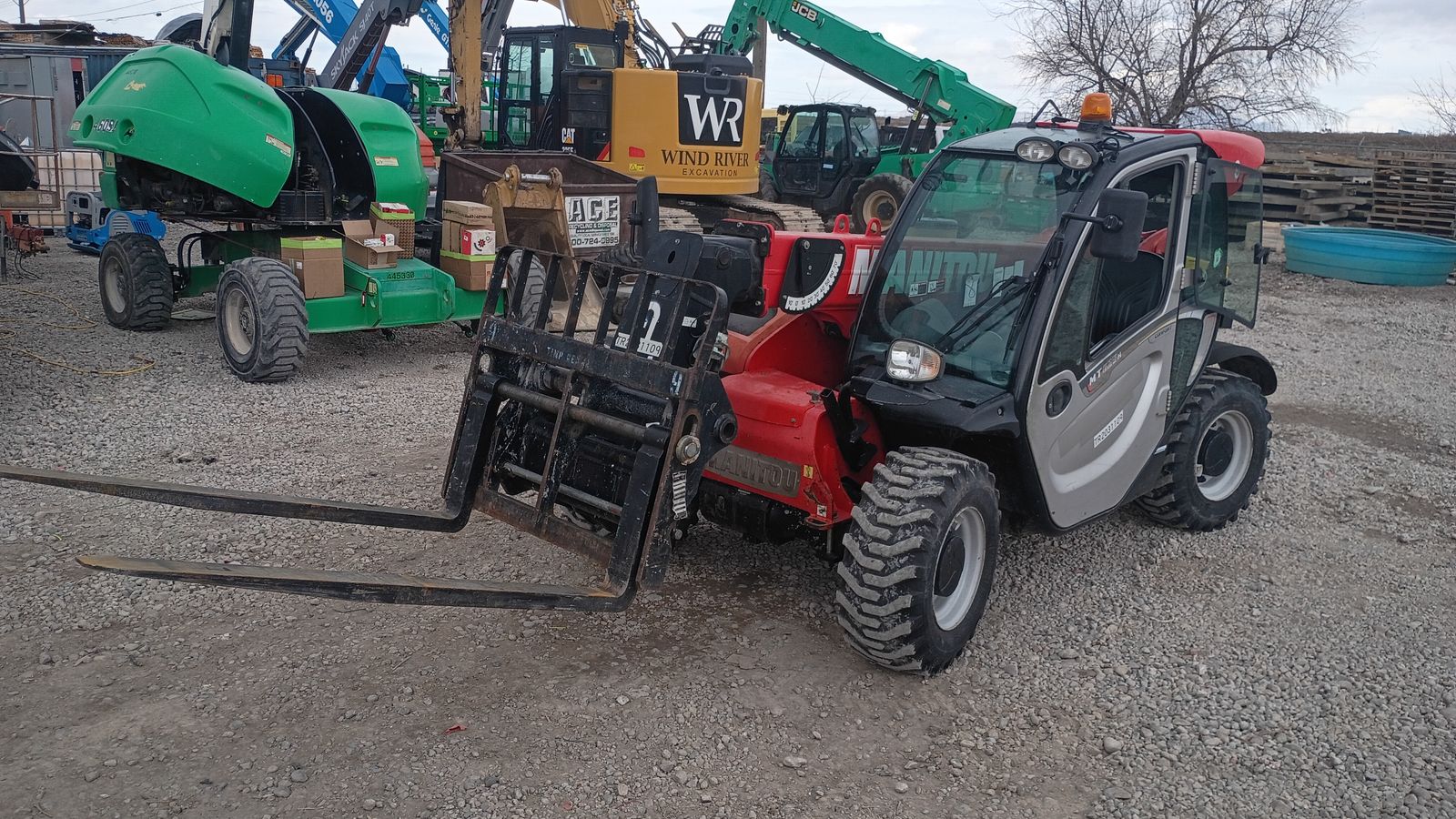2018 Manitou MT625, enclosed cab, 2223 hours, forklift telehandler