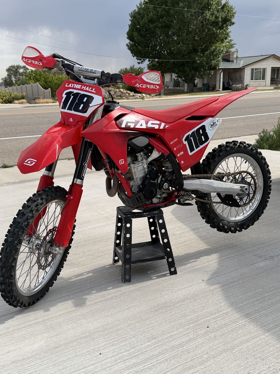 2024 GasGas MC350F Dirt Bike - 43.7 hrs, K-Tech Spring Conversion, Fasst Flex Bars