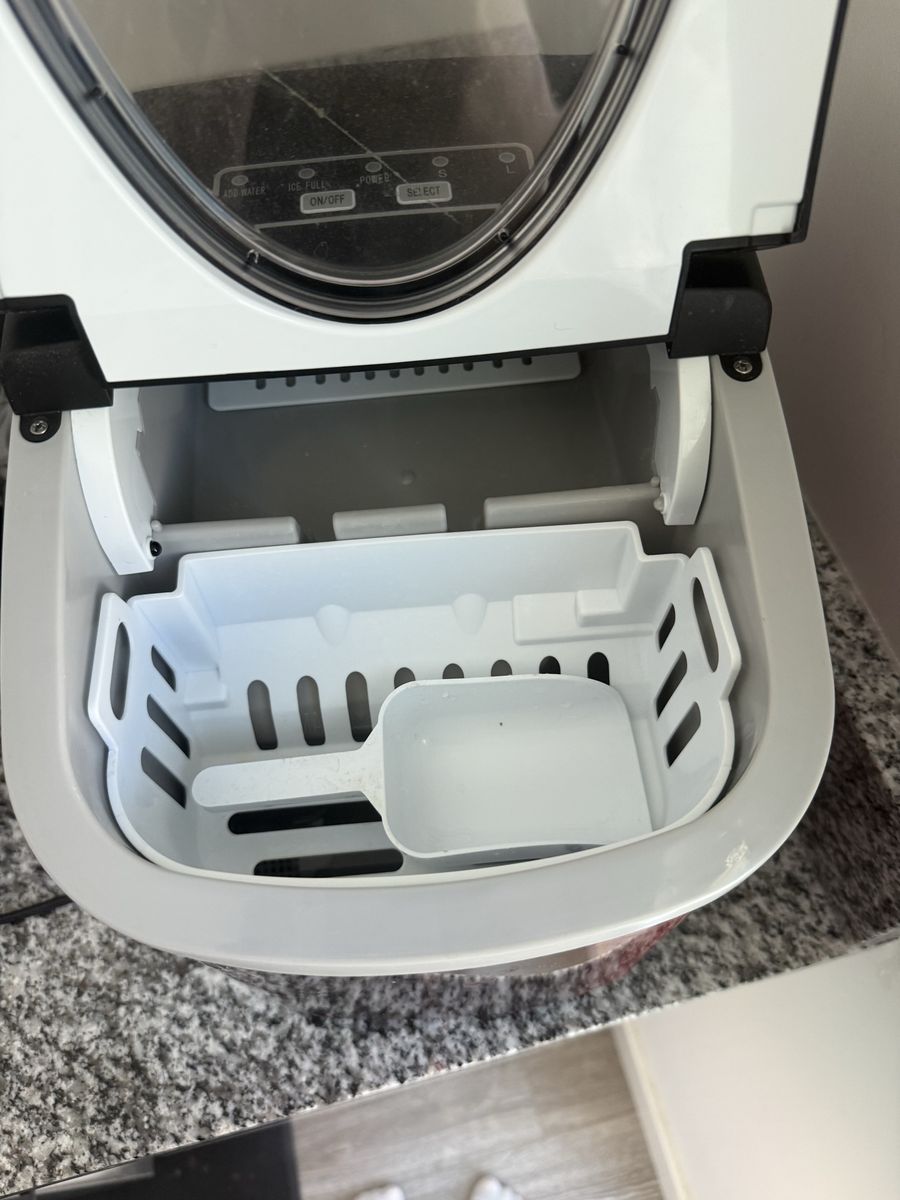 Bullet Ice Maker