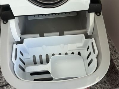 Bullet Ice Maker