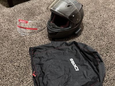 Sedici Strada II Carbon Helmet with Cardo Communicator and Bag
