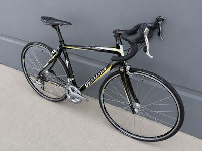 Specialized Roubaix Carbon Road Bike – Shimano 105 R7000 – 54 cm – FACT Carbon