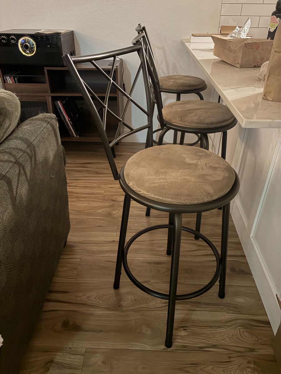 Cute Swivel Bar Stools!