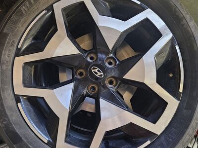 2024 Hyundai Santa fe rims and tires