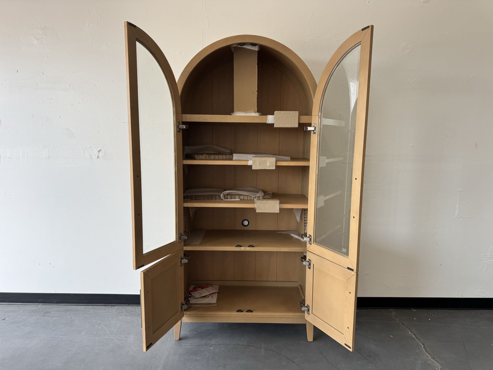 Main image 6