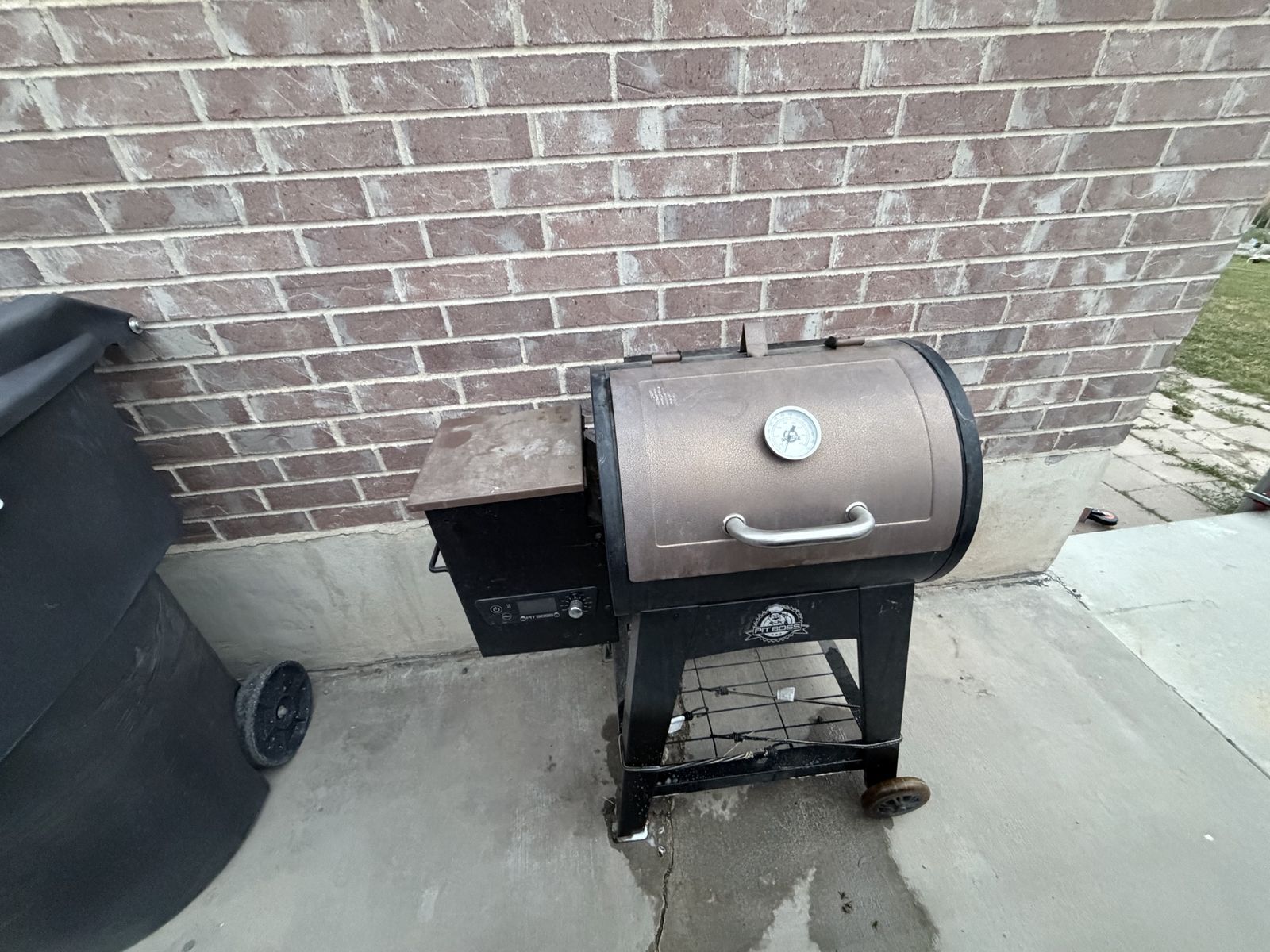 Pit boss pellet smoker
