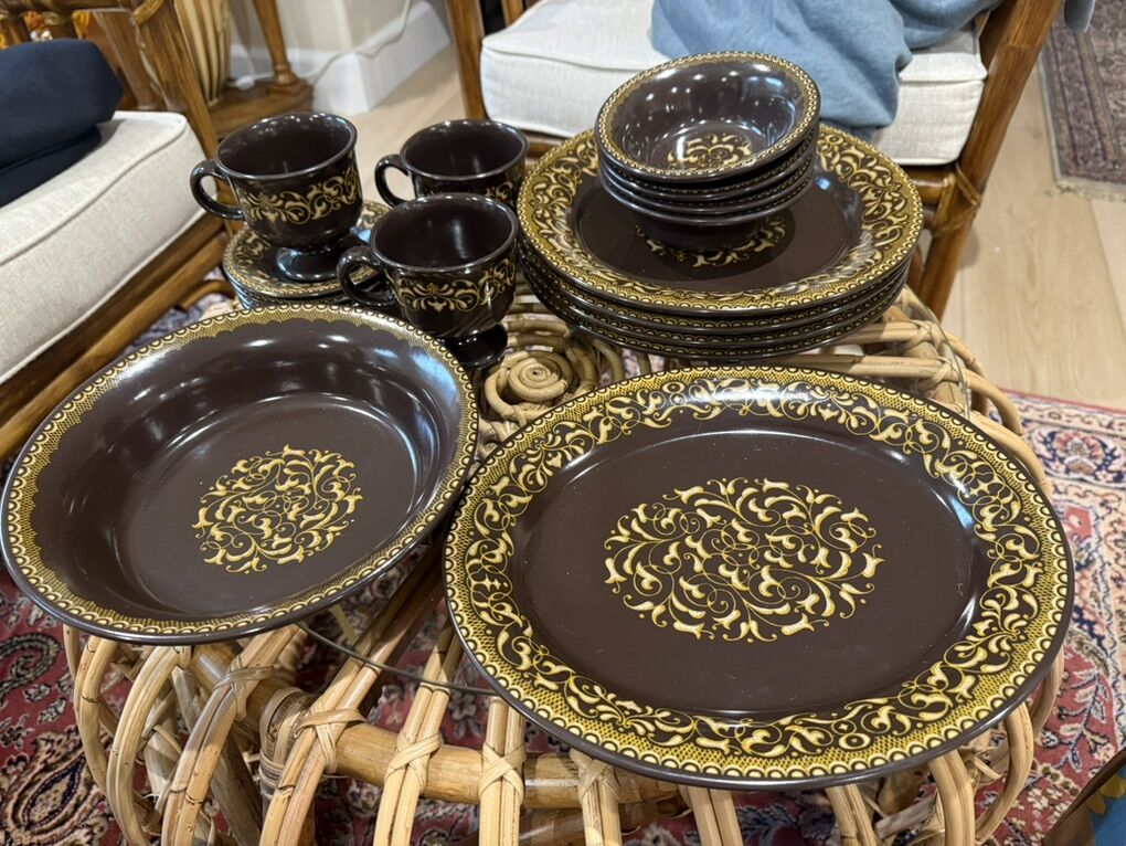 Franciscan Jamocha Tableware 17 Pieces