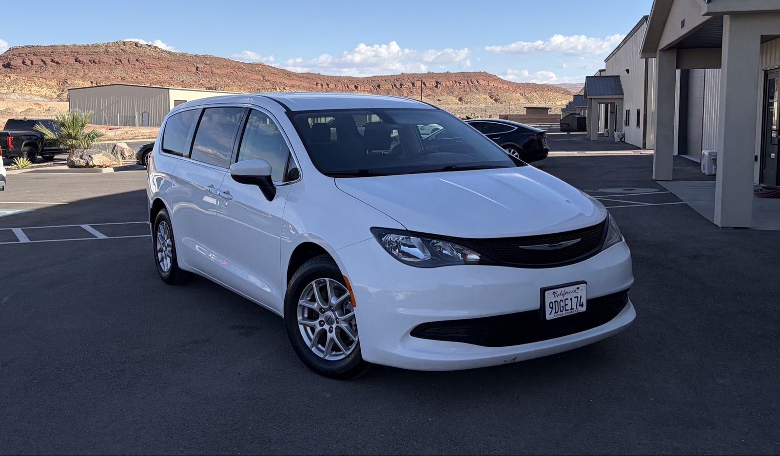 2022 CHRYSLER VOYAGER LX