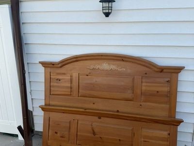 Gorgeous Queen Bedframe