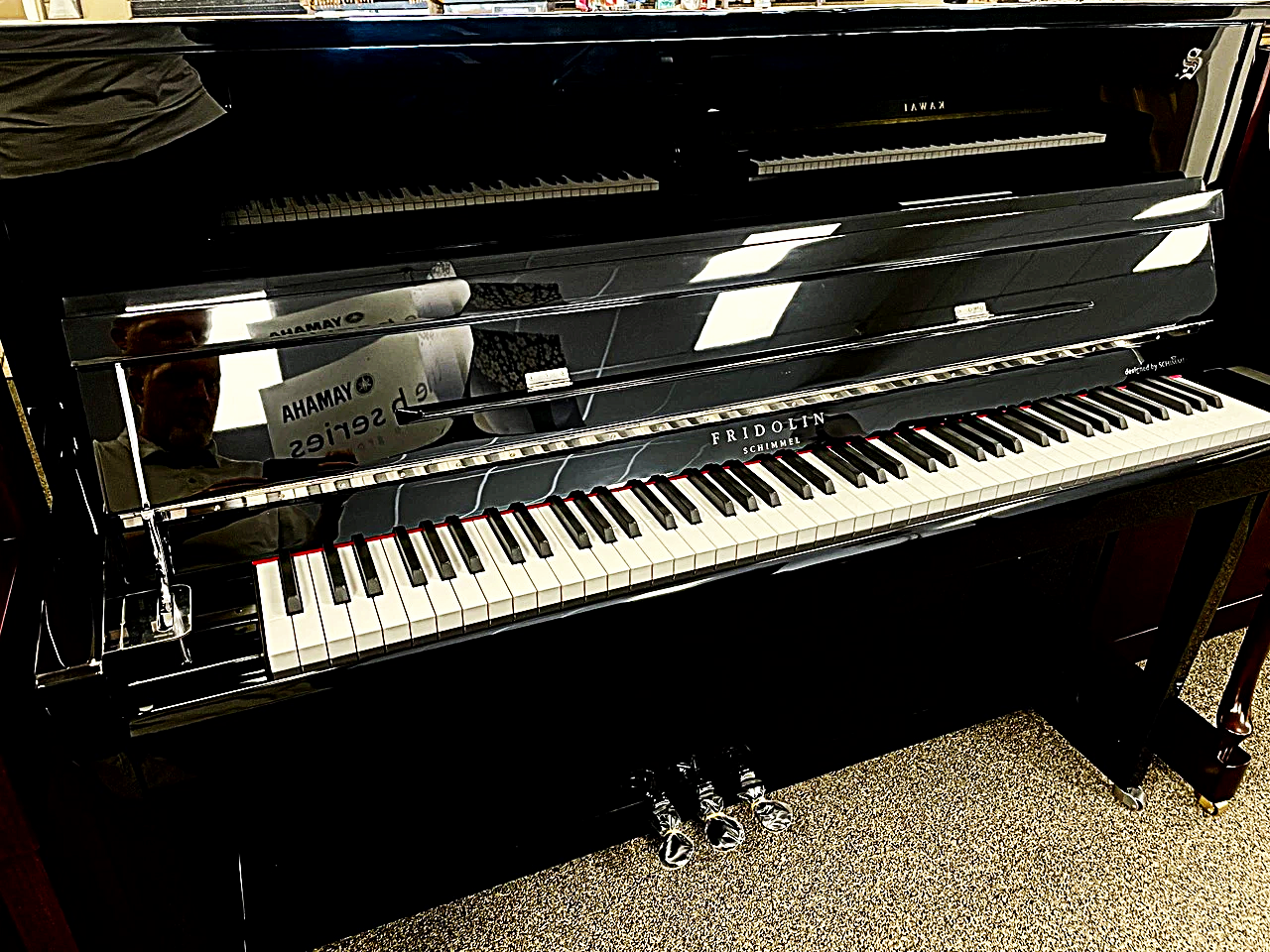 Schimmel Fridolin F123 Traditional Upright Piano