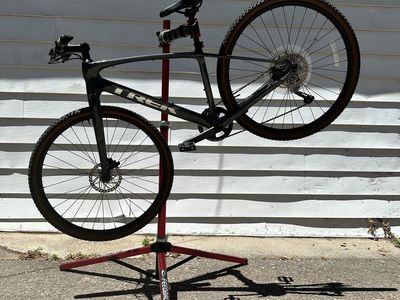 2022 Trek FX Sport 4 Carbon – Small