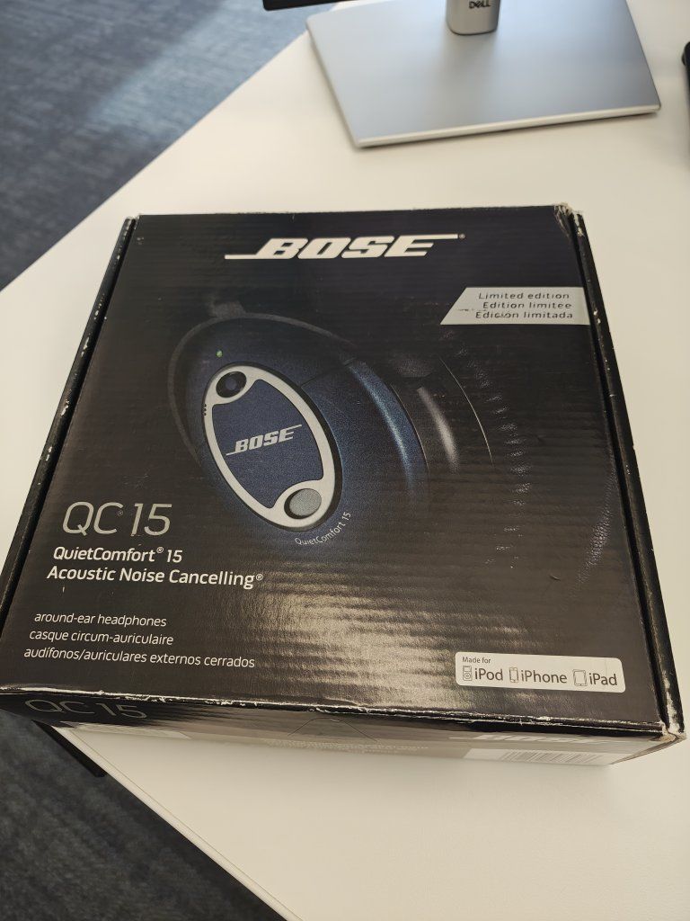 Bose QuietComfort 15 (QC15) Acoustic Noise Cancelling Headphones - Limited Edition Blue