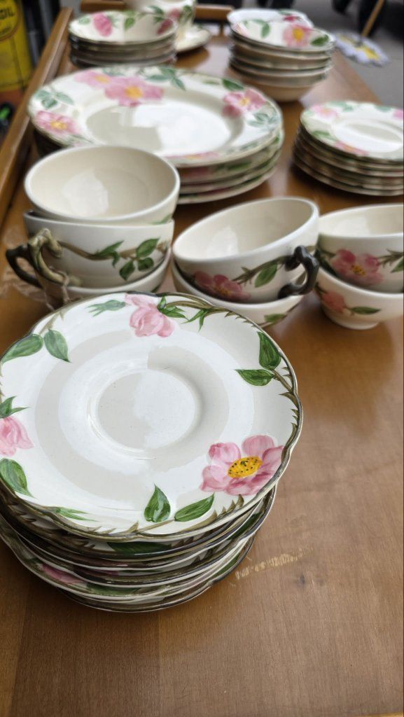 Beautiful lot of antique fransican ware