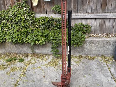 Hi-Lift Jack/Farm Jack