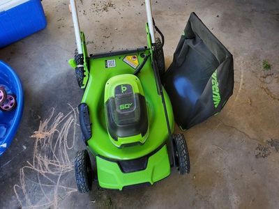 Greenworks MO60L810 Electric Lawn Mower (Cordless)