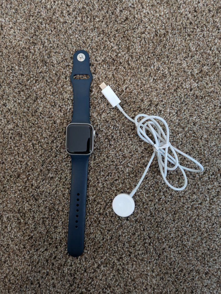 Apple Watch SE (1st Gen) GPS, 44mm Silver Aluminum Case with Abyss Blue Sport Band