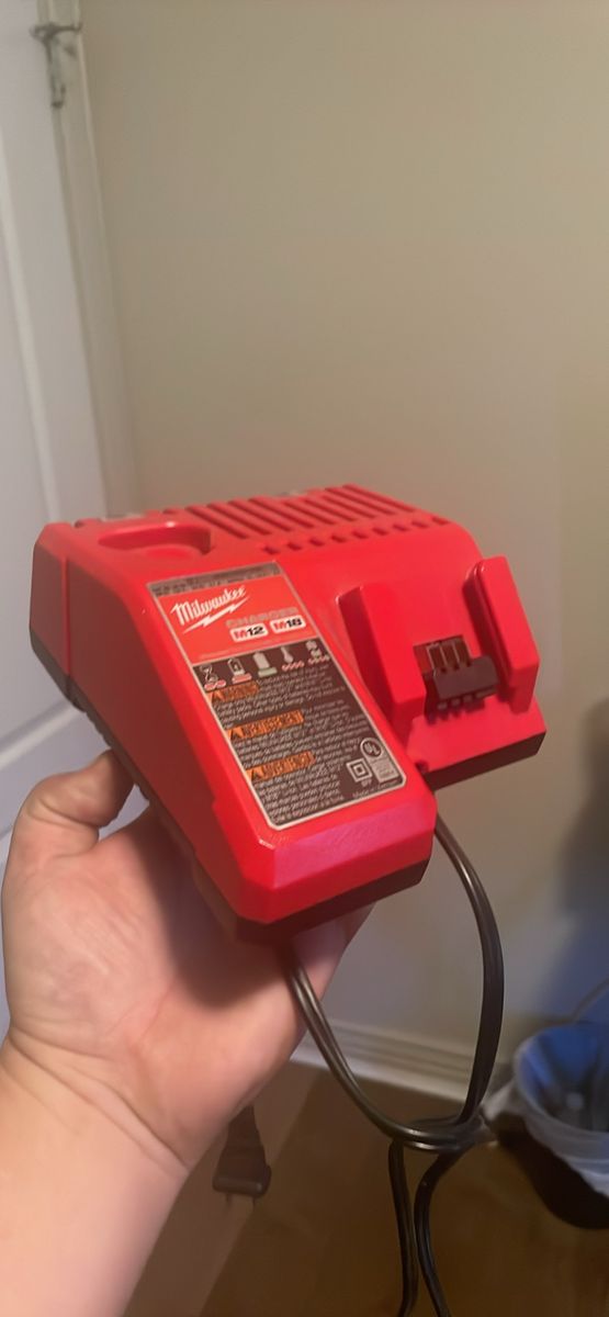 Milwaukee battery charger