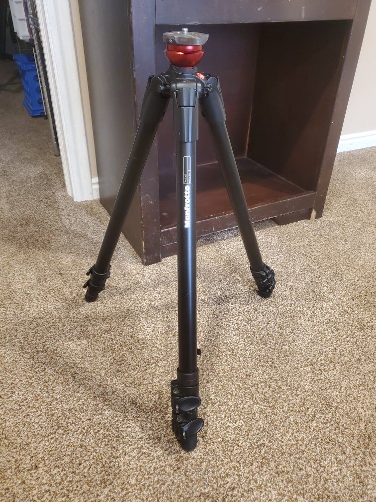 Manfrotto 745XB Tripod with Leveling Head