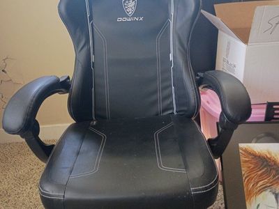 Dowinx Black Ergonomic Gaming Chair with Footrest