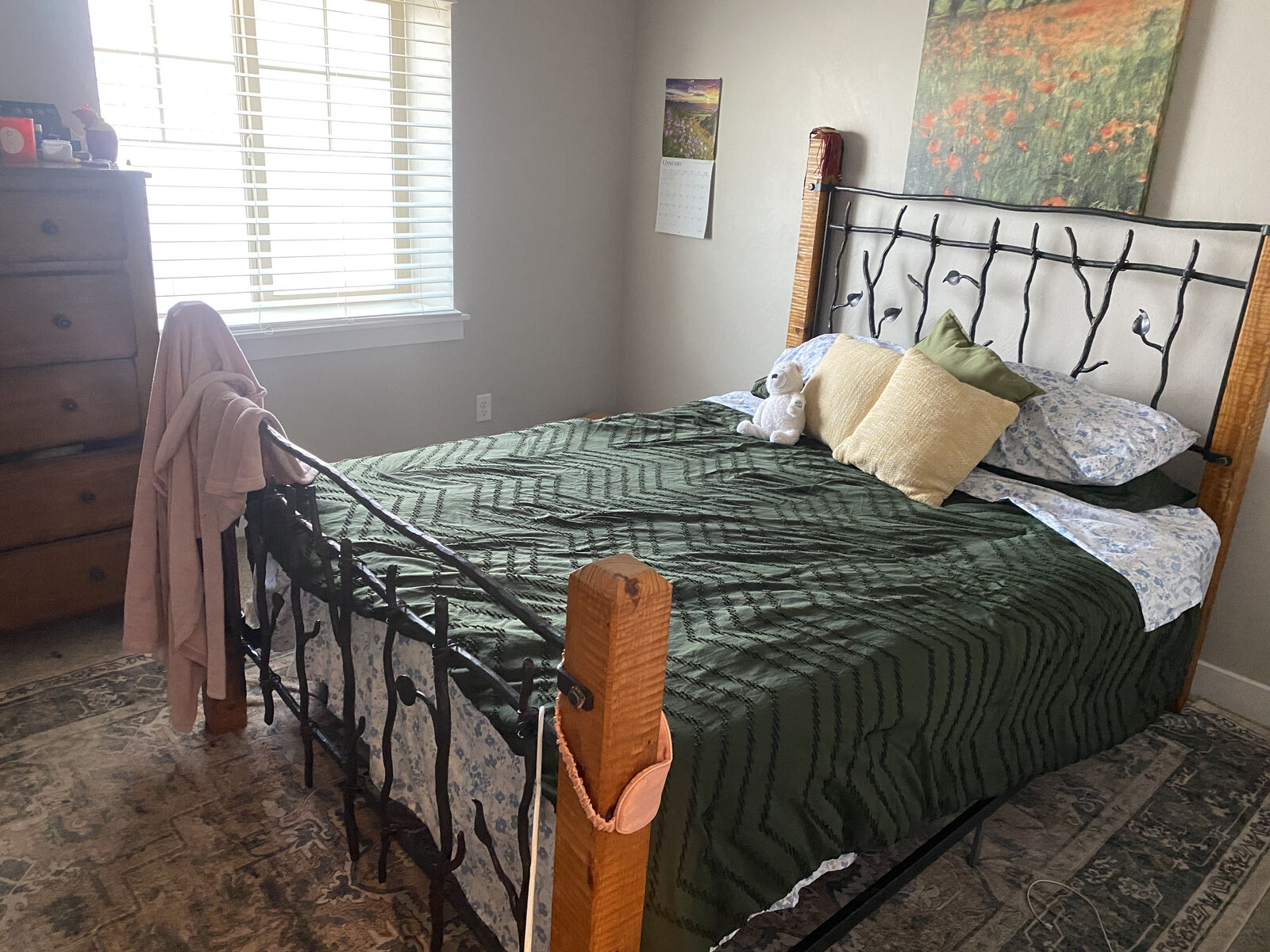 Private Basement for rent in Womens only tounhouse