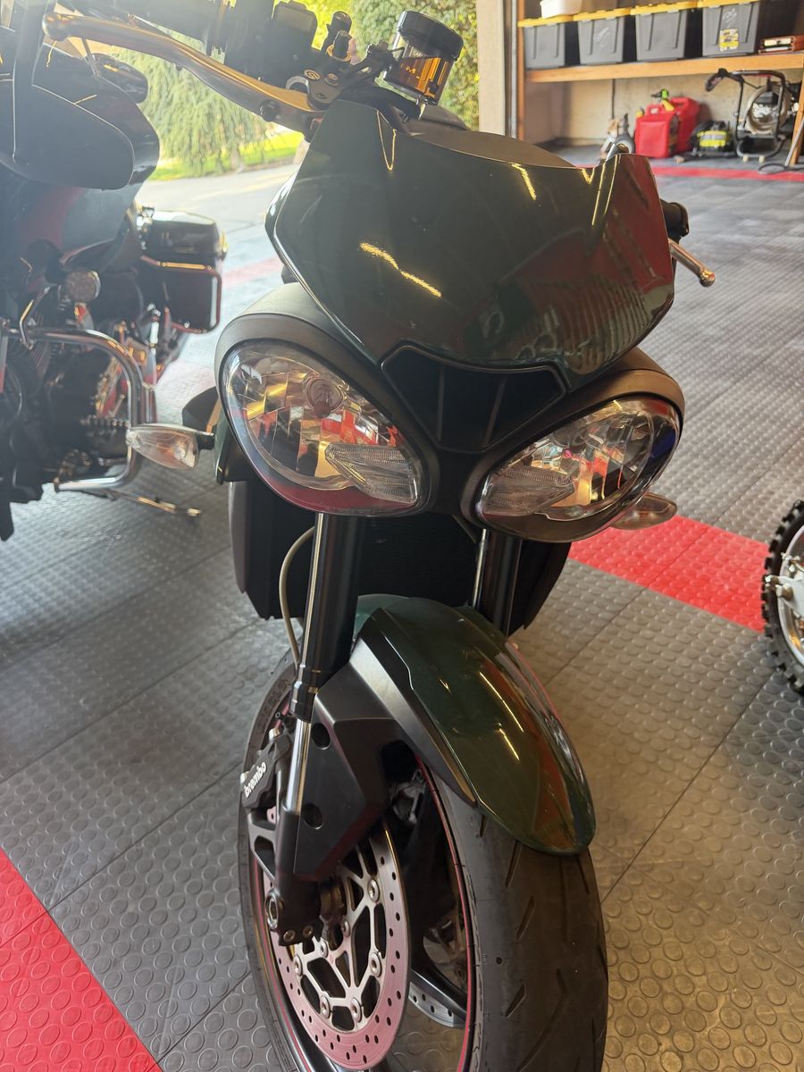 2019 triumph street triple 