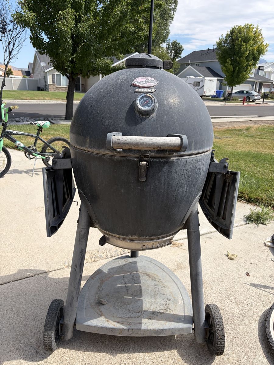 Char-Griller Akorn Kamado Kooker Charcoal Smoker Grill with Wheels, Used