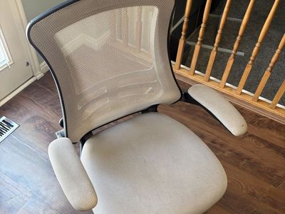 Comfy adjustable executive computer chair