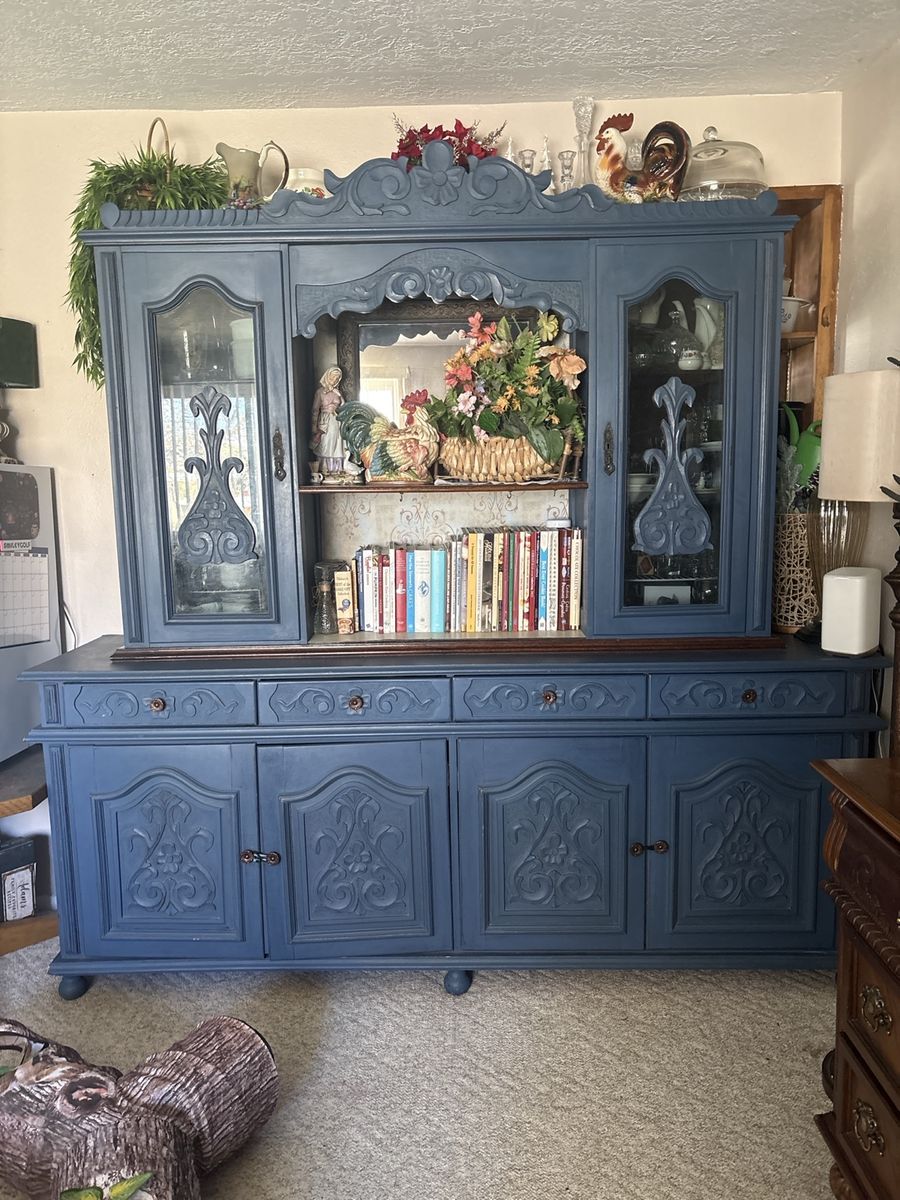 Vintage Solid Wood Hutch / Sideboard – Hand-Painted Blue