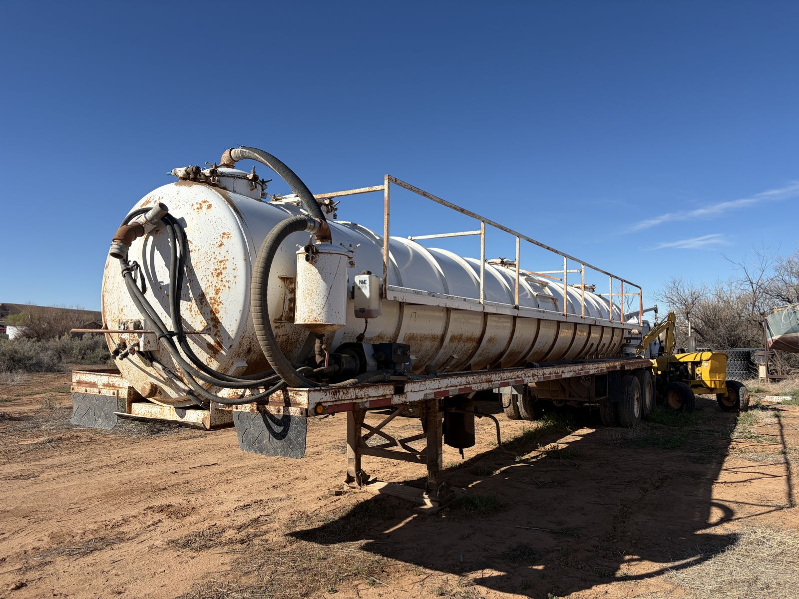 2012 Western Construction 130 BBL Vacuum Tank Trailer with Hydraulic Masport Vacuum Pump