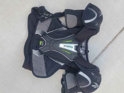 Reebok 9K Kinetic Fit hockey Shoulder Pads- Sr XL