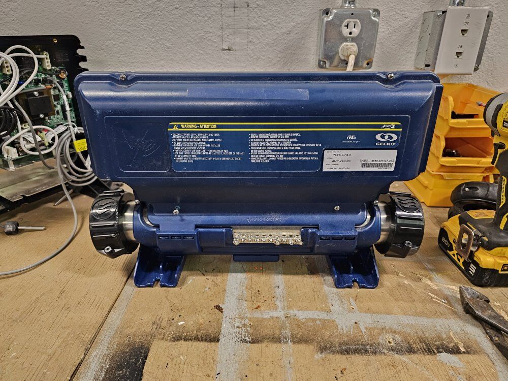 Used Gecko Spa Pack in. ye-3-h4