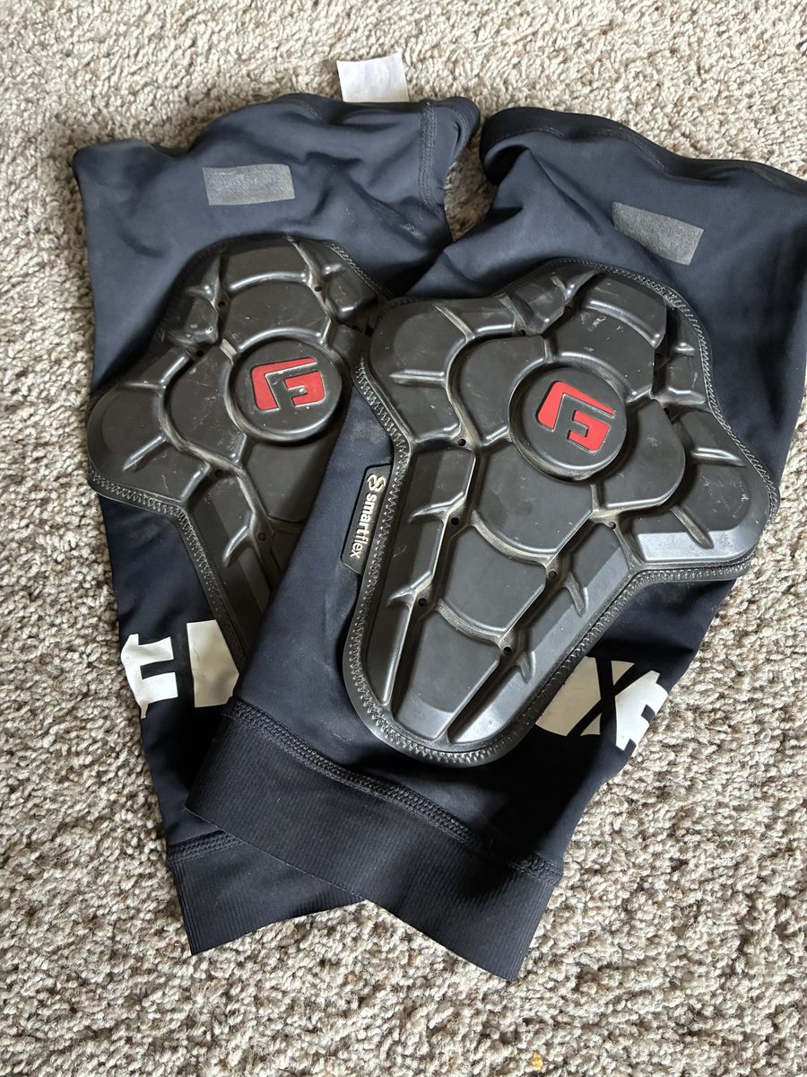 G-Form Pro-X SmartFlex Protective Knee Guards Black