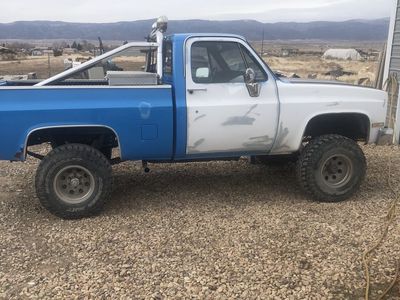 1986 GMC, heavy half ton Clean title