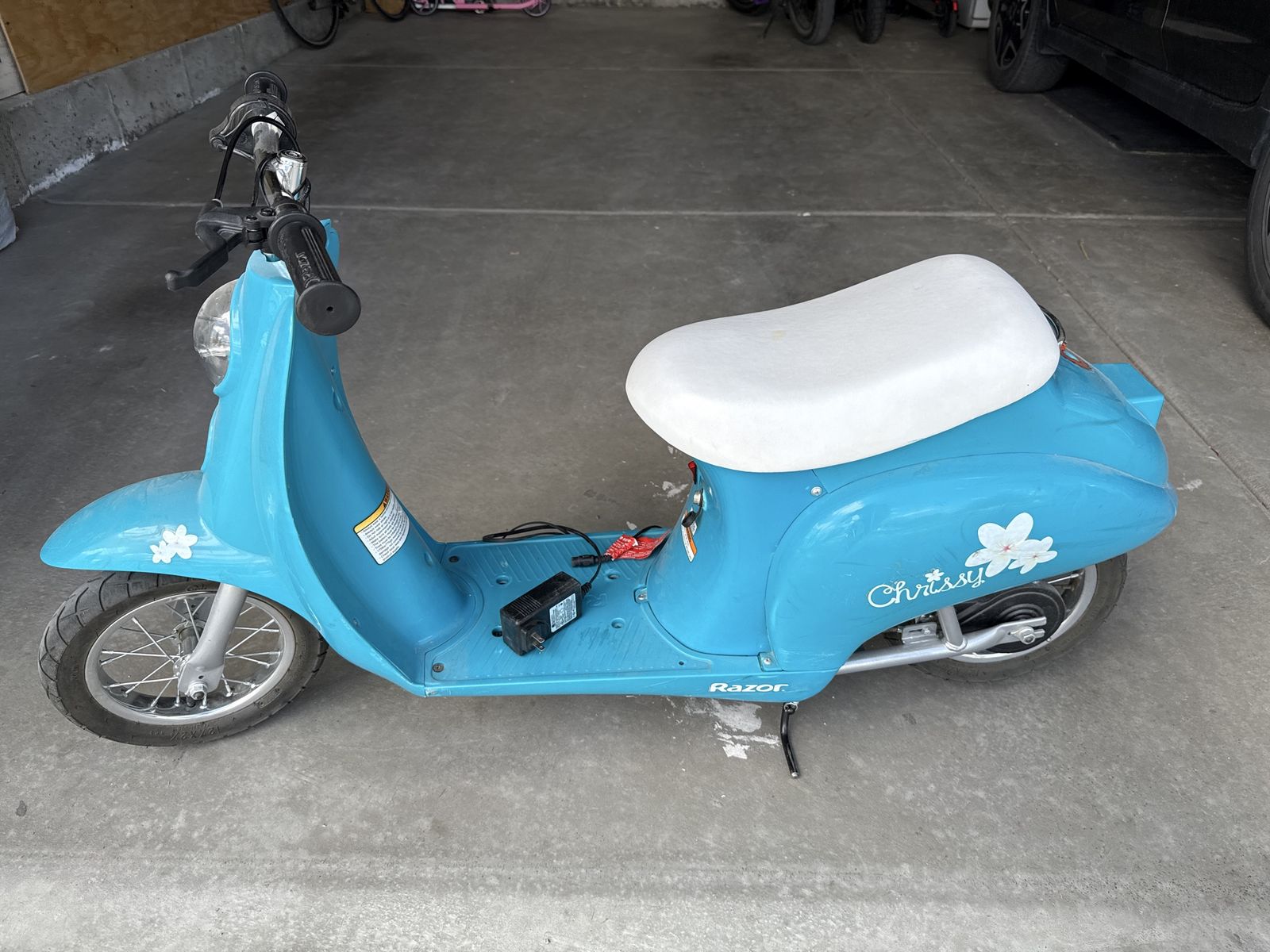 Razor moped