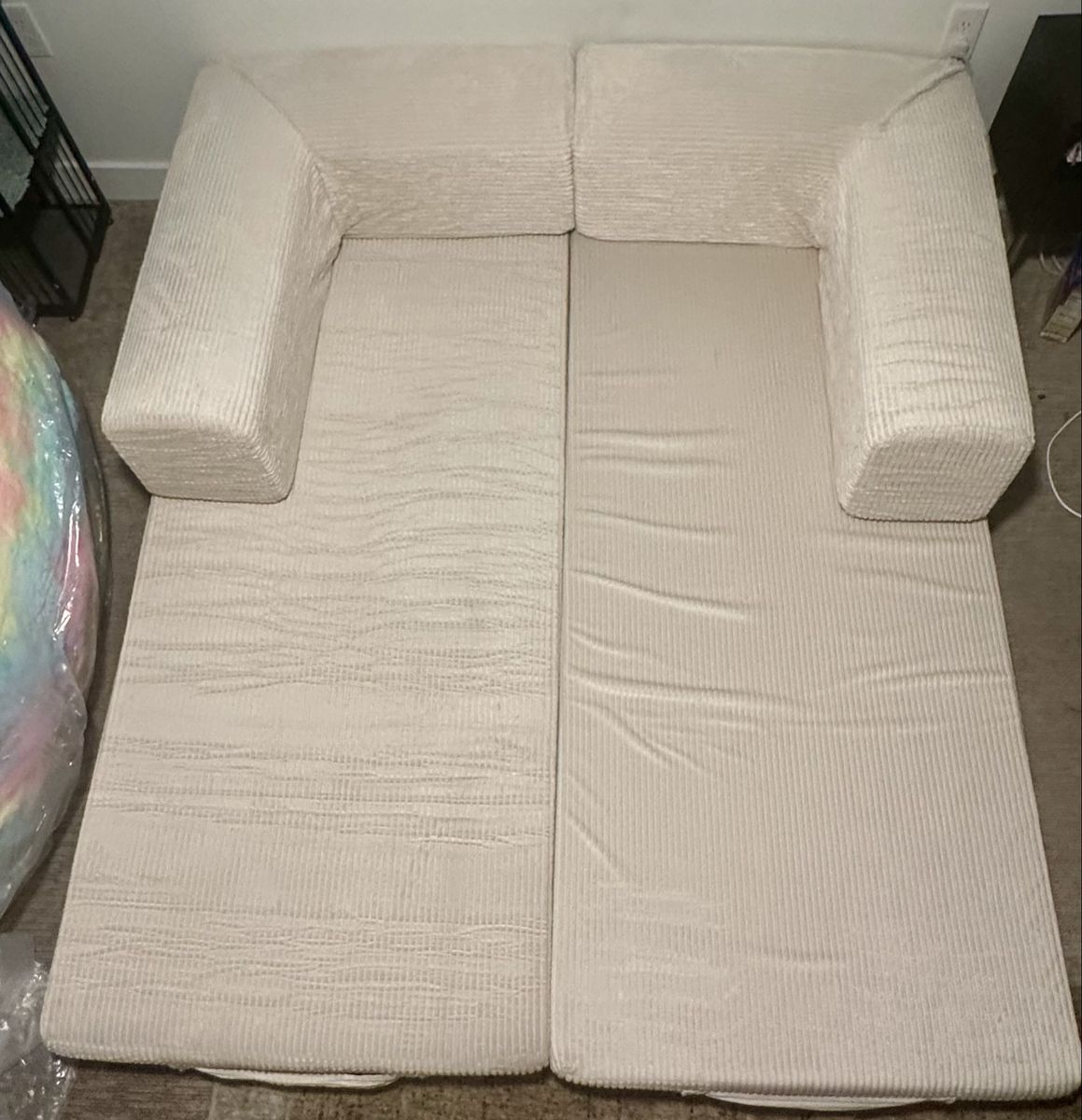 TUFT & FINCH Premium Modern Boneless Couch, Cloud Couch, Convertible Sleeper Brand New