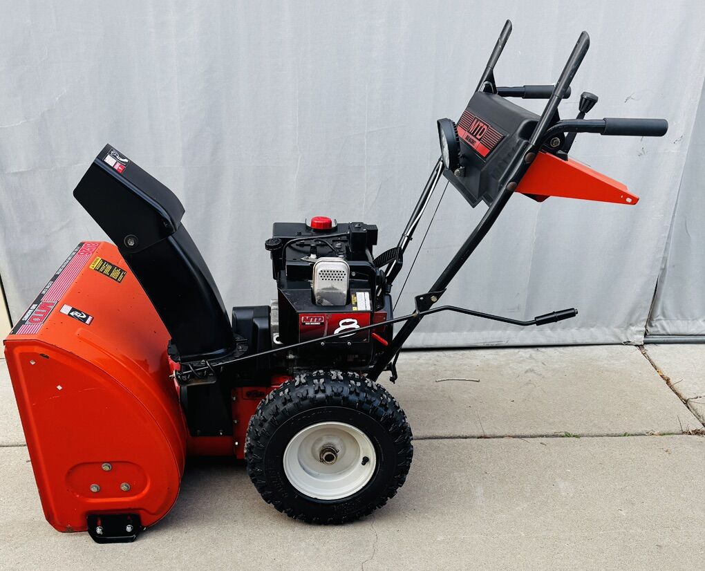MTD 8 hp 4 CYCLE 26 inch 2 STAGE  SNOWBLOWER