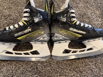 Bauer Vapor X4 kids ice hockey skates size 1.5