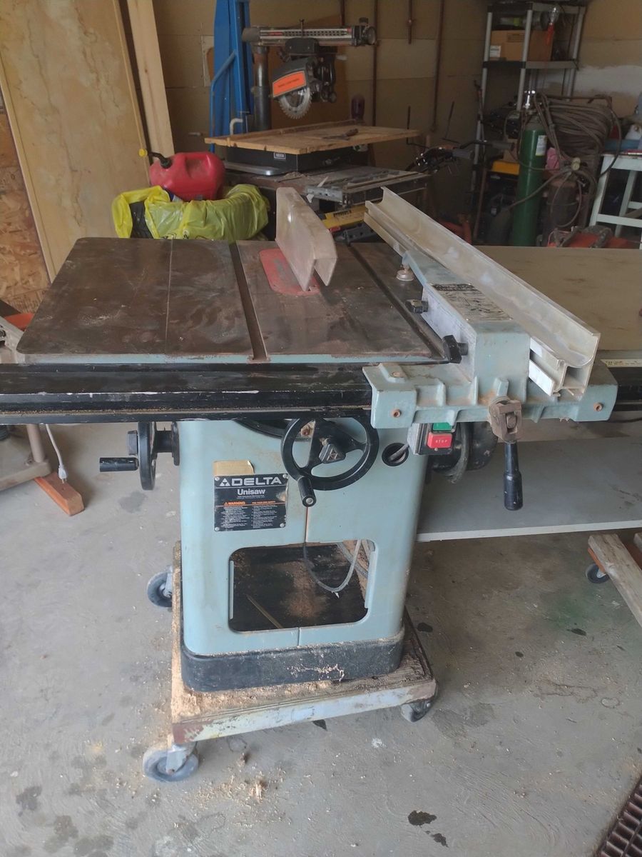 Delta 10” Unisaw Table Saw (Professional Grade) with Extension Table