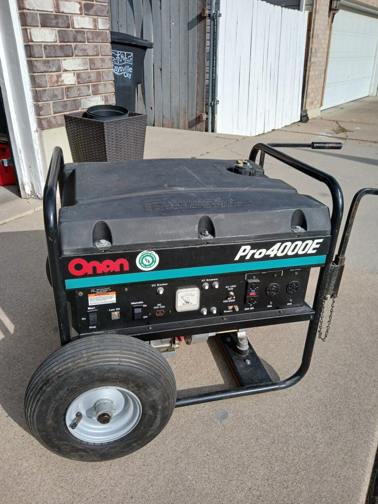 Onan Pro4000E Portable Gas Generator - 4000 Watt Emergency Power