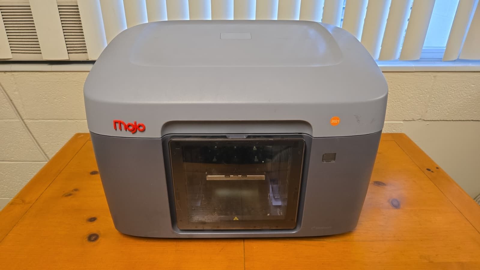 Stratasys Mojo 3D Printer 690-10000 Desktop Professional Grade FDM Printer