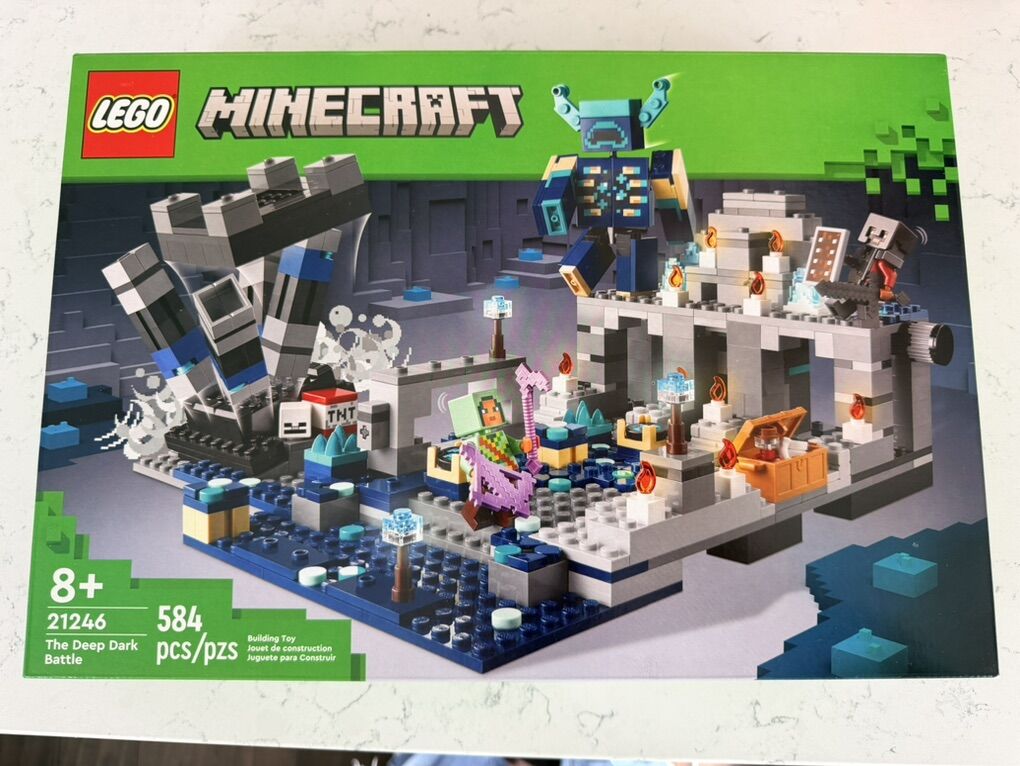 Lego Minecraft Deep Dark Battle 21246