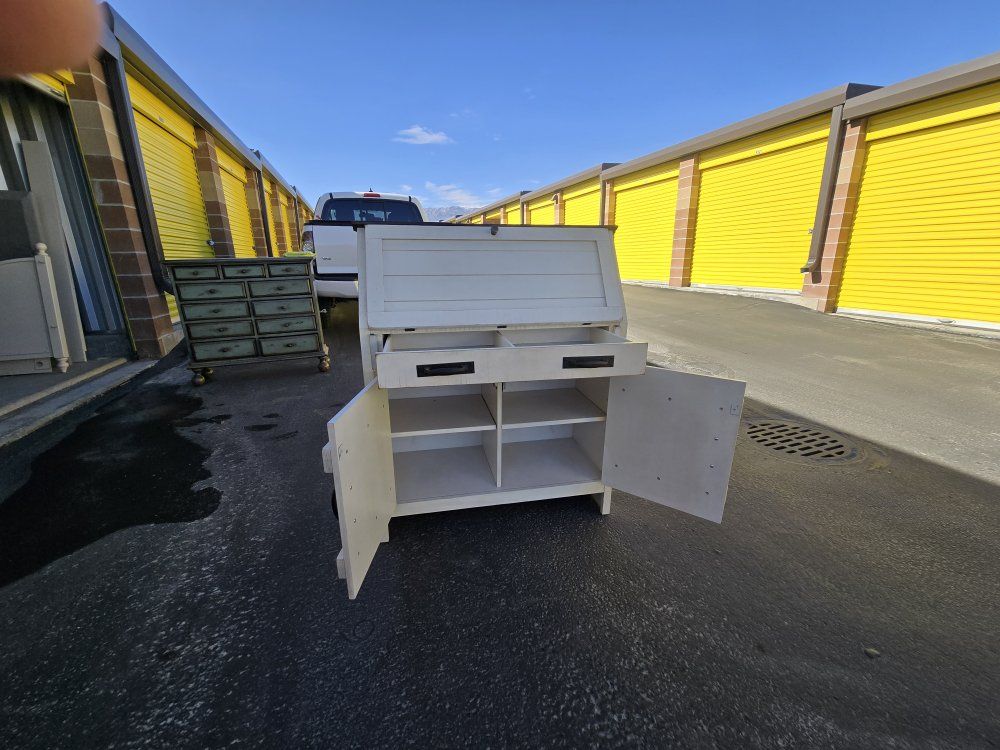 Main image 3