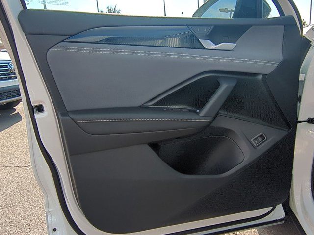Main image 8