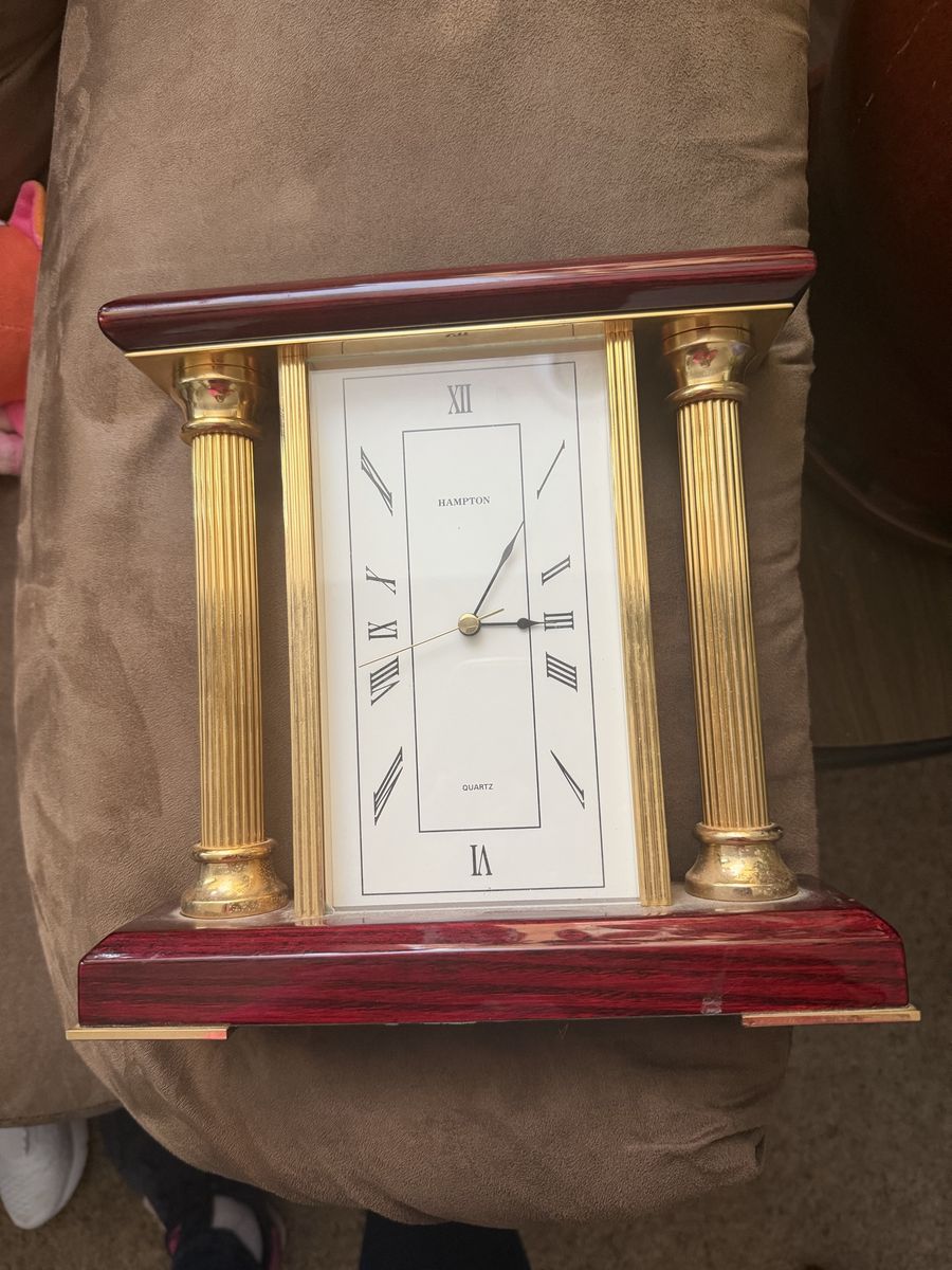 Vintage Hampton Quartz Pillar Mantel Clock Wood & Brass Finish