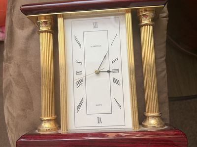 Vintage Hampton Quartz Pillar Mantel Clock Wood & Brass Finish