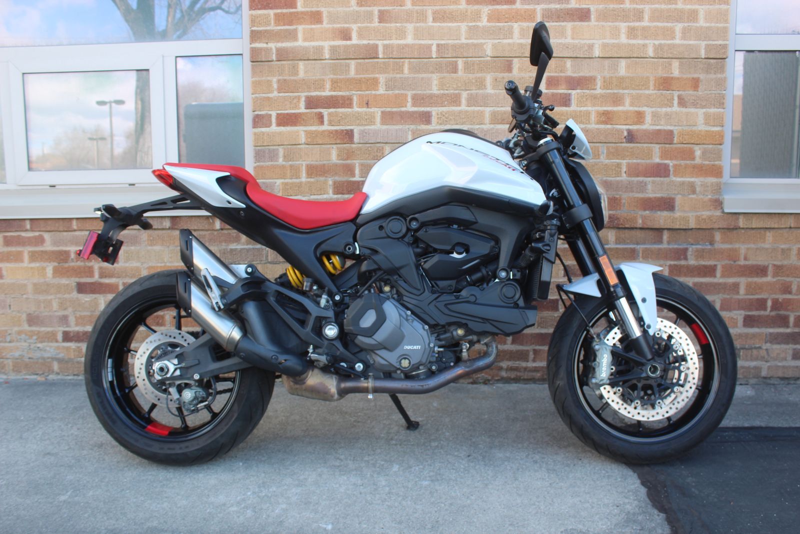 2025 DUCATI MONSTER PLUS