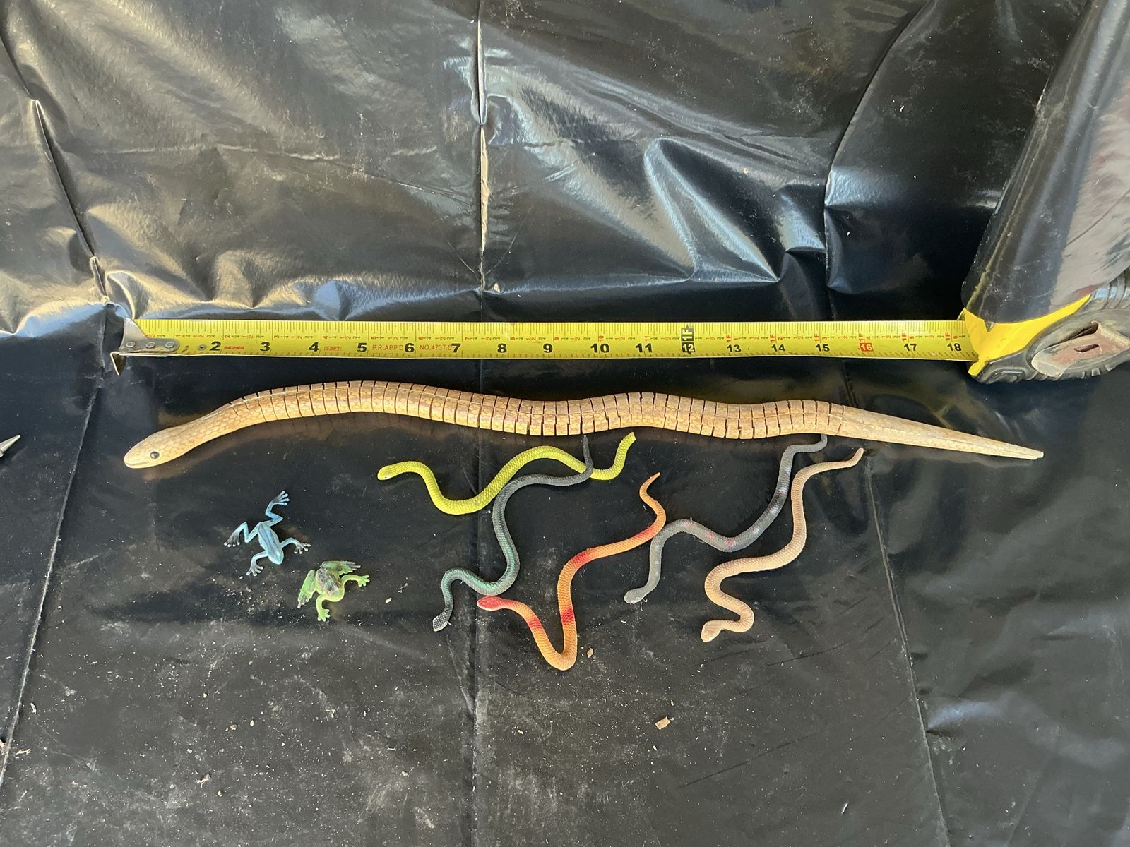 Lot of Rubber Snakes and Frogs - Various Sizes & Colors, Perfect for Pranks or Decorations