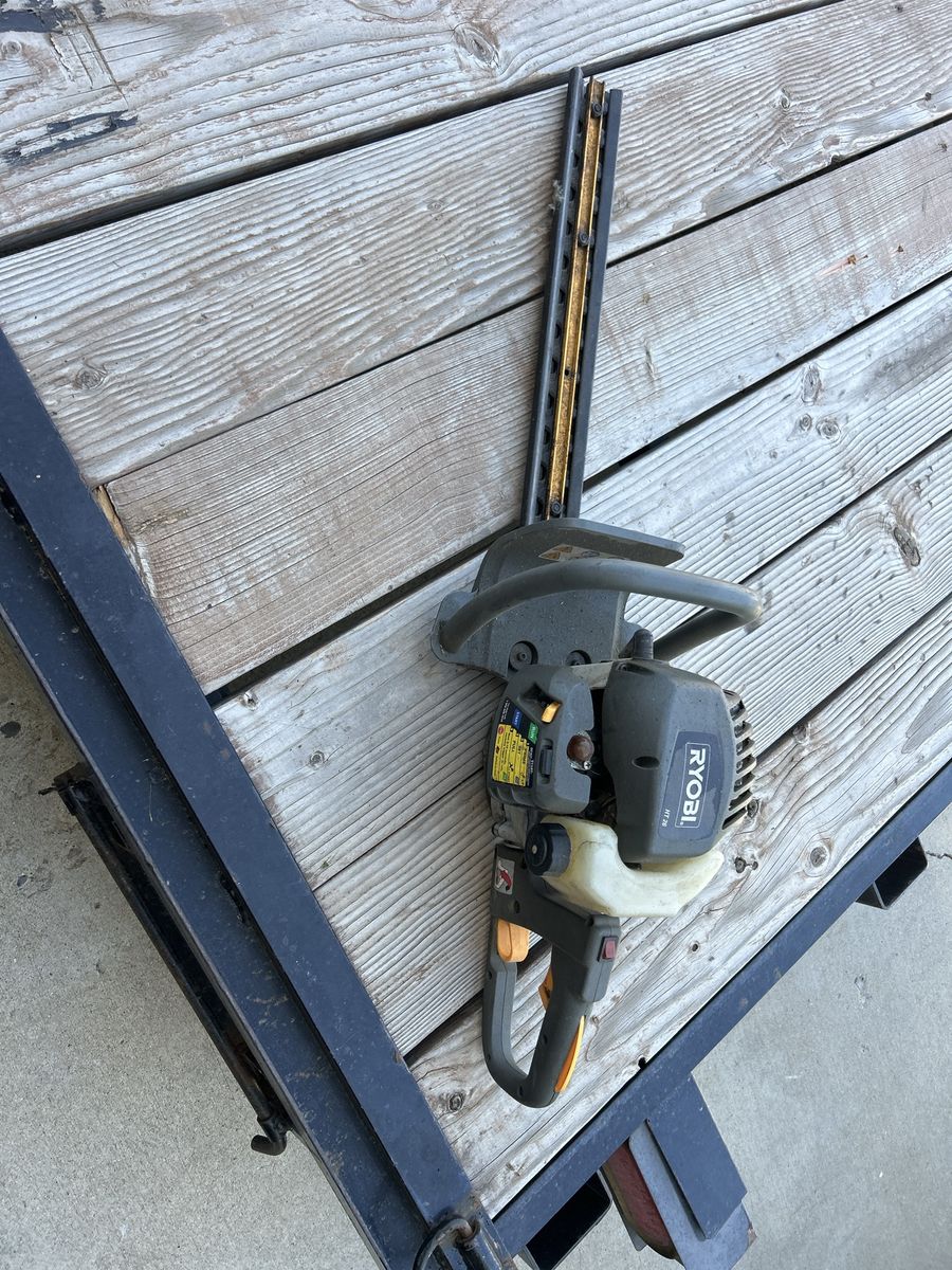 Ryobi HT 26 Gas Hedge Trimmer