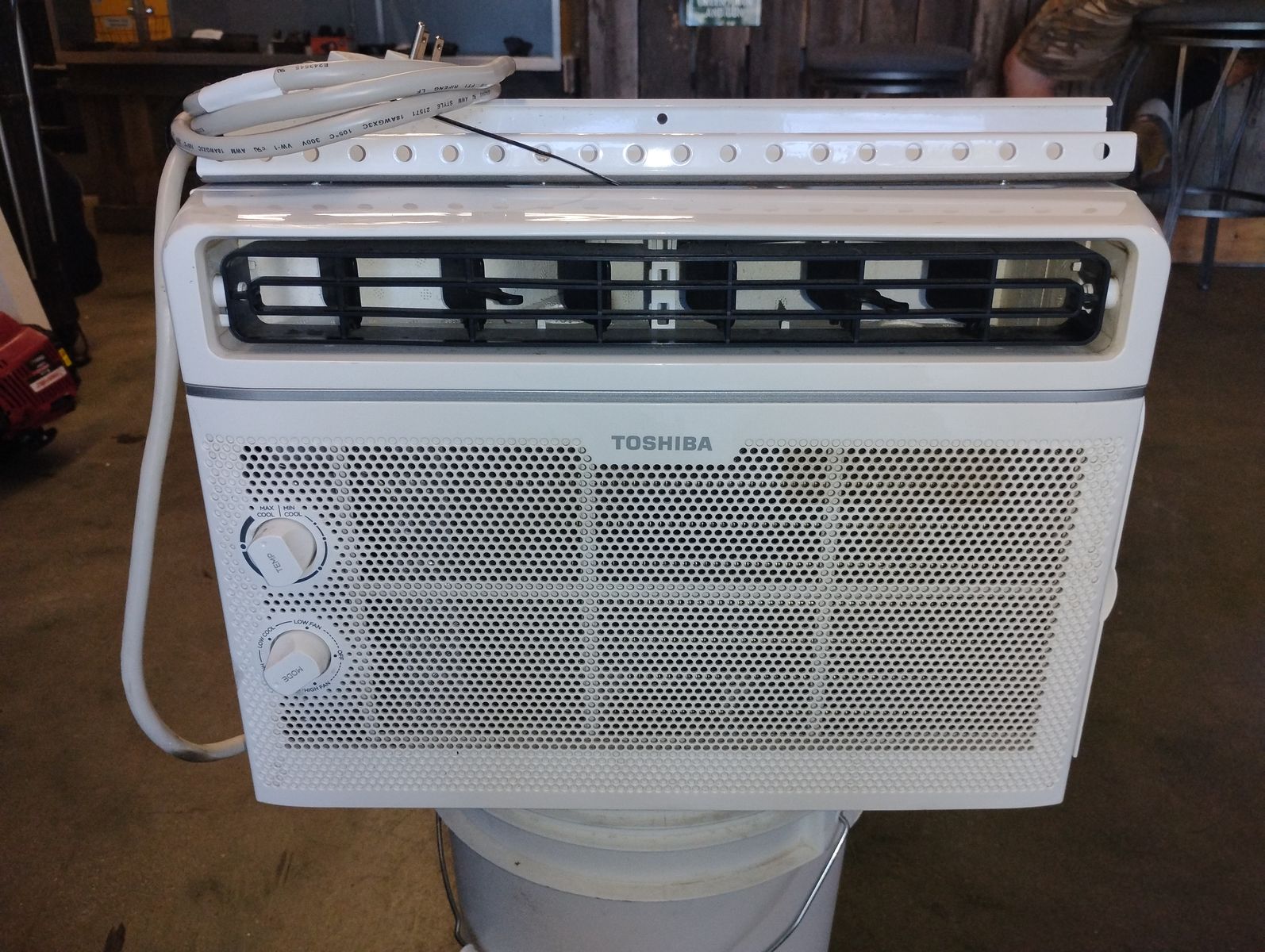 Toshiba RAC-WK0512CMRU Compact 5,000 BTU Window Air Conditioner
